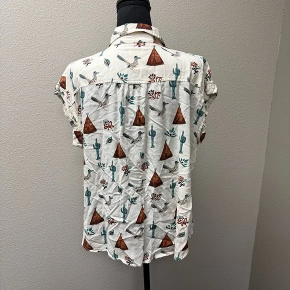 Cotton & Rye L Cream Southwest Cactus Print Button Down Top - Picture 5 of 9